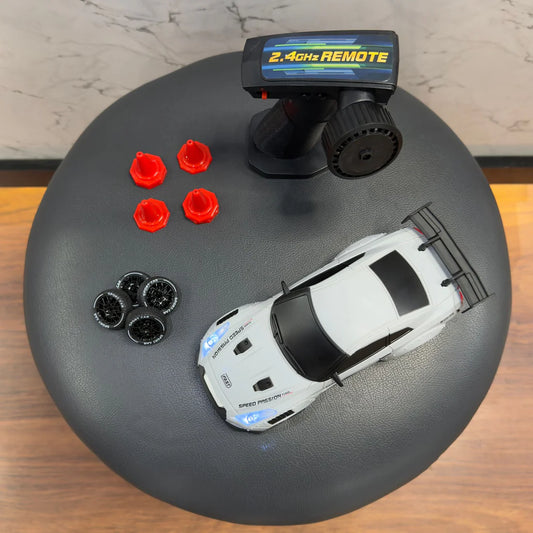 1:24 RC 20Km/h Nissan Drift Car